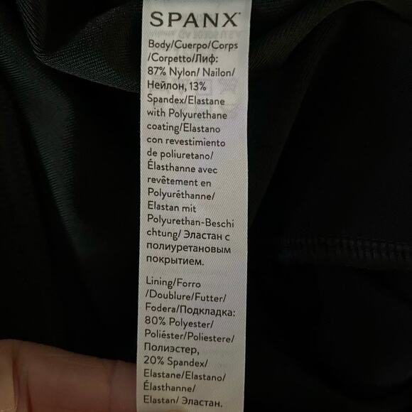 Spanx Size M Faux Leather Leggings Black High Rise Waist - Picture 5 of 6